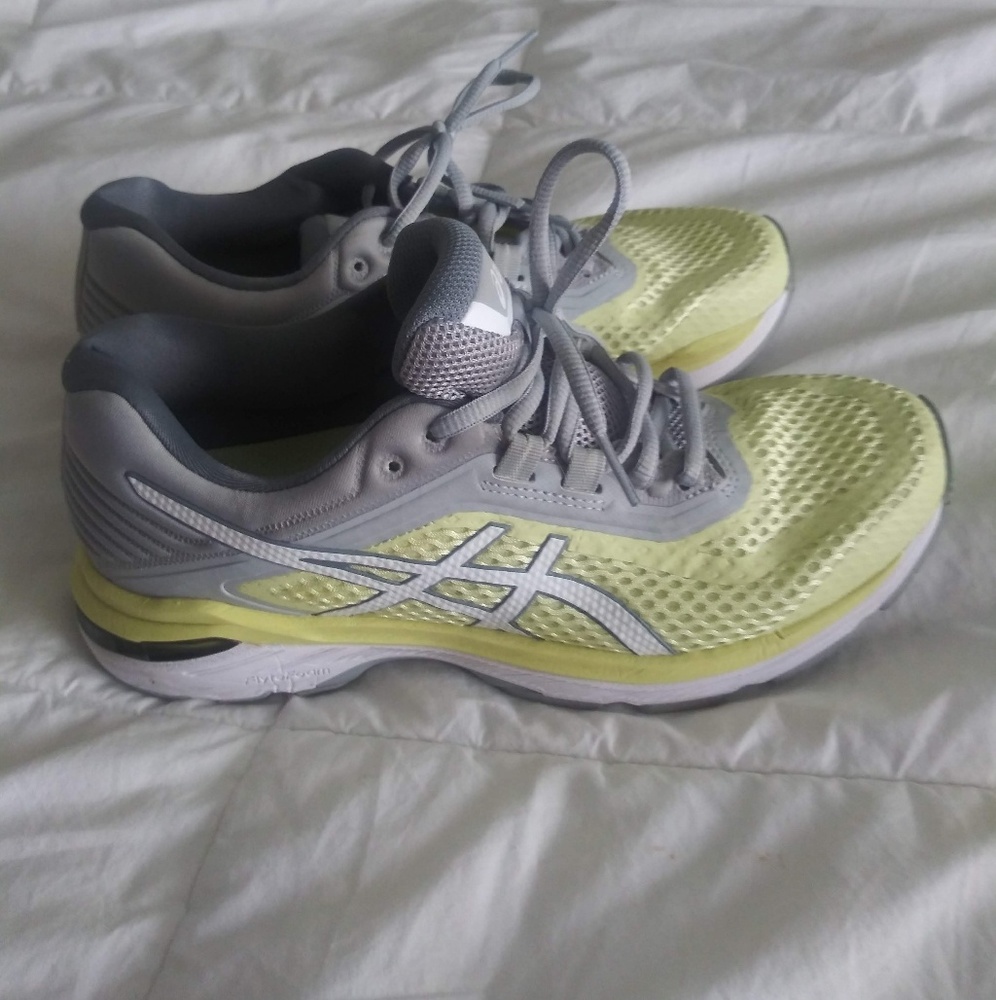 Running shoes